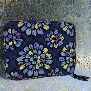 Vera Bradley Tablet Case Indigo Pop Blue Tone Floral Print Padded Pocket Zip EUC